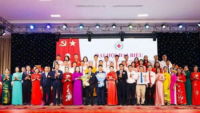 Ban Chấp hành Hội Chữ thập đỏ tỉnh Ninh Bình khóa I, nhiệm kỳ 2026-2031 ra mắt Đại hội.