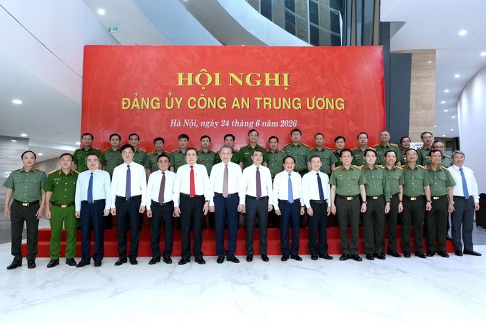 Tổng Bí thư, Chủ tịch nước Tô Lâm và các đồng chí lãnh đạo Đảng, Nhà nước cùng các đại biểu tham dự Hội nghị Đảng ủy Công an Trung ương. (Ảnh: ĐĂNG KHOA)