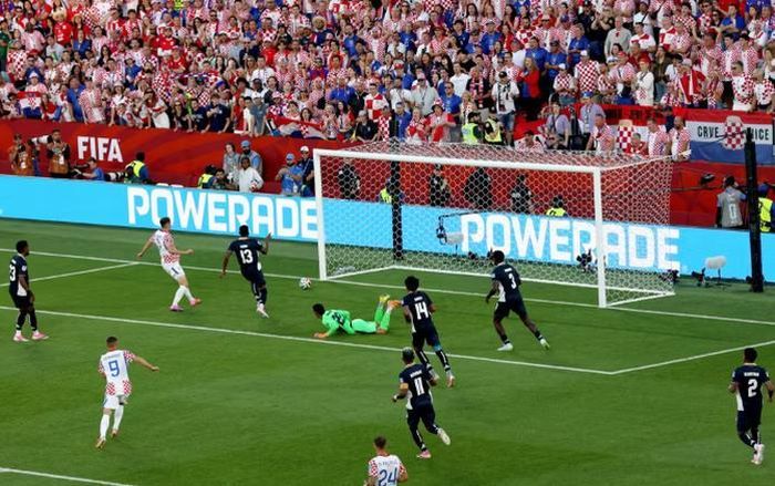 Croatia thắp lên hy vọng đi tiếp sau trận thắng Panama