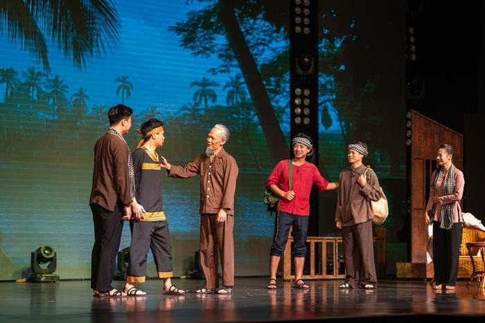 Cảnh trong vở kịch ngắn "Miền Nam trong trái tim Bác"