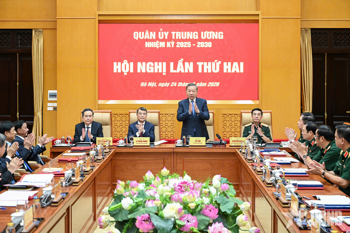 Tổng Bí thư, Chủ tịch nước Tô Lâm, Bí thư Quân ủy Trung ương chỉ đạo hội nghị.