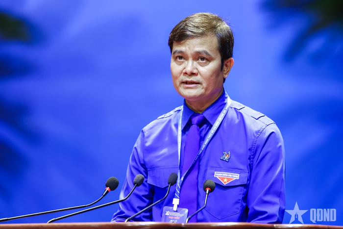 Đồng chí Bùi Quang Huy, Ủy viên Trung ương Đảng, Bí thư thứ nhất Trung ương Đoàn TNCS Hồ Chí Minh khóa XII thay mặt Đoàn chủ tịch điều hành Đại hội.