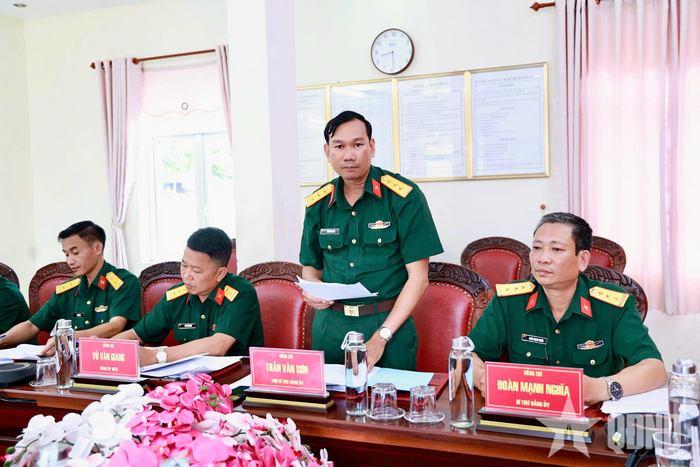  Thượng tá Trần Văn Sơn, Phó bí thư Đảng ủy, Đoàn trưởng Đoàn Kinh tế - Quốc phòng 720 phát biểu. 