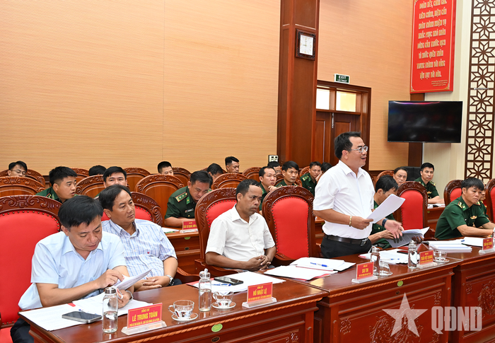 Đại biểu dự hội nghị phát biểu. 