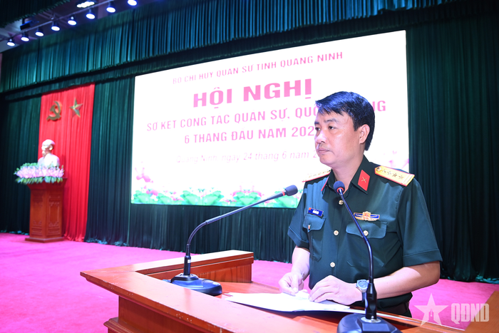  Đại tá Bùi Đức Lâm, Phó chỉ huy trưởng, Tham mưu trưởng Bộ CHQS tỉnh chủ trì hội nghị.