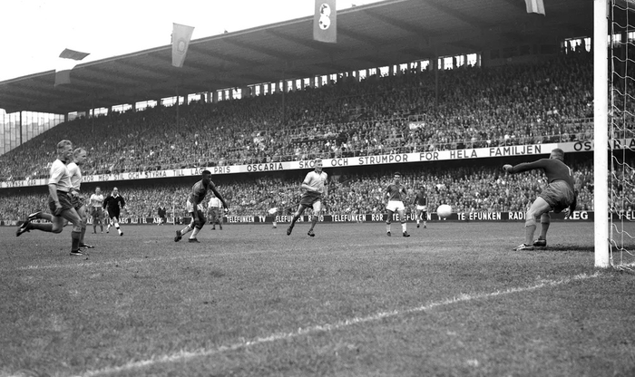 Năm 1958, Pelé đã trở thành cầu thủ trẻ nhất ghi bàn trong một trận chung kết World Cup.
