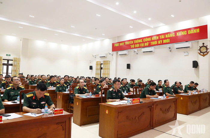Các đại biểu dự hội nghị.