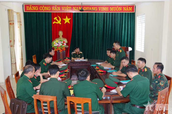 Quang cảnh buổi kiểm tra tại Ban CHQS phường Hoành Sơn, Bộ CHQS tỉnh Hà Tĩnh.