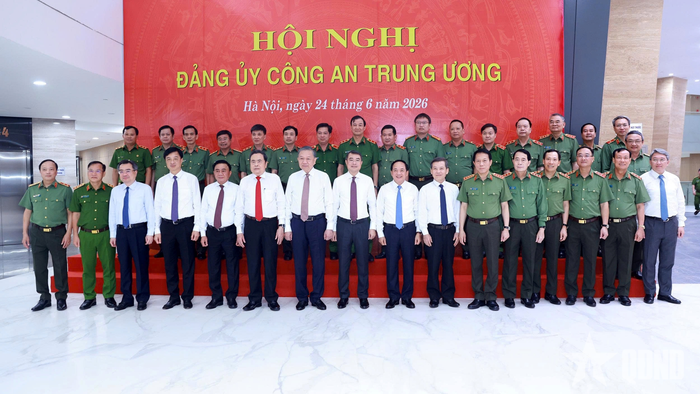 Tổng Bí thư, Chủ tịch nước Tô Lâm cùng các đại biểu.