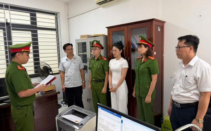 Cơ quan điều tra thi hành lệnh bắt bị can để tạm giam đối với Phạm Thị Mỹ Tuyết