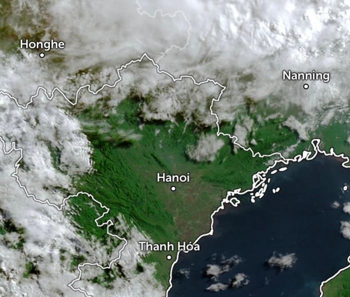  Hà Nội và nhiều nơi hầu như không có mây. Ảnh chụp lại màn hình theo dõi mây vệ tinh Z.E lúc 7 giờ ngày 24-6 