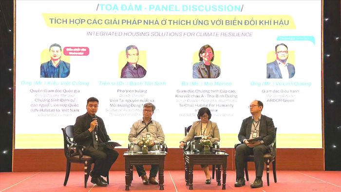 Các đại biểu, chuyên gia trao đổi tại hội thảo