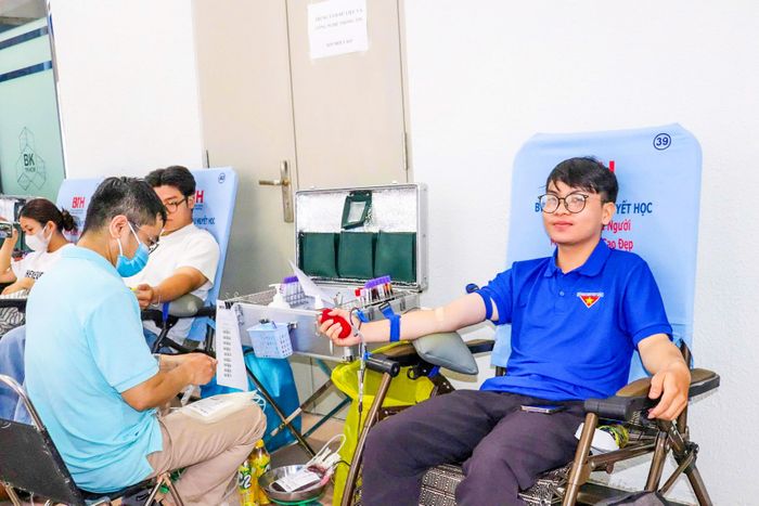  Đoàn viên, thanh niên tham gia hiến máu tình nguyện 