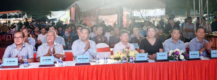 Đại biểu tham dự lễ khai mạc