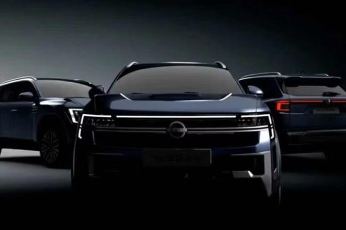 Về vận hành, nhiều khả năng Nissan Tekton sẽ được trang bị các tùy chọn động cơ tương tự Renault Duster. Phiên bản tiêu chuẩn có thể trang bị động cơ xăng tăng áp 1.0L, sản sinh công suất 100 mã lực và mô-men xoắn 160 Nm. Trong khi đó, các phiên bản cao hơn dự kiến sử dụng động cơ tăng áp 1.3L với công suất 163 mã lực và mô-men xoắn cực đại 280 Nm.