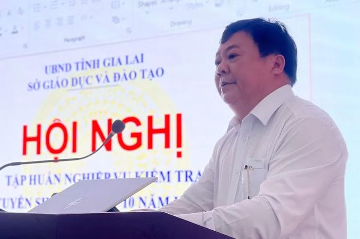 Ông Đặng Văn Phụng, Phó Giám đốc Sở GD&ĐT Gia Lai phát biểu tại chương trình.