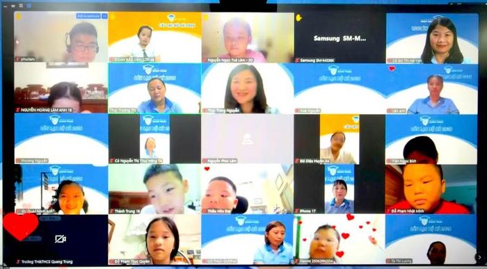 Một buổi sinh hoạt trực tuyến Câu lạc bộ Hè 2026 của cô và trò Trường TH&amp;THCS Quang Trung (phường Phố Hiến).
