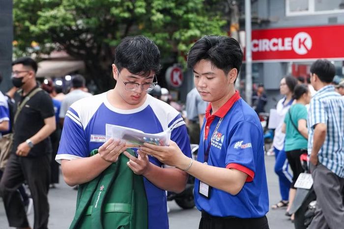 Thí sinh dự thi đánh giá năng lực do Đại học Quốc gia TPHCM tổ chức tại Trường Đại học Công nghiệp TPHCM. Ảnh: IUH.