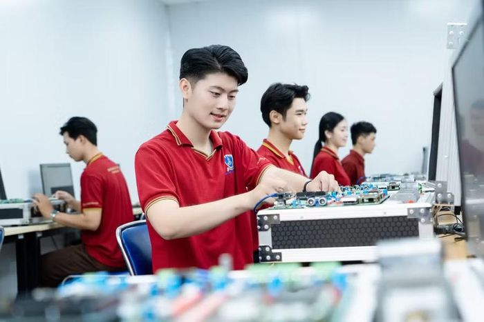 Sinh viên khối ngành kỹ thuật - Trường Đại học Nguyễn Tất Thành. Ảnh: NTTU.