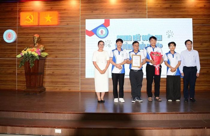 Giải Nhì với dự án "Hue ViVu - Trợ lý du lịch AI cá nhân hóa".