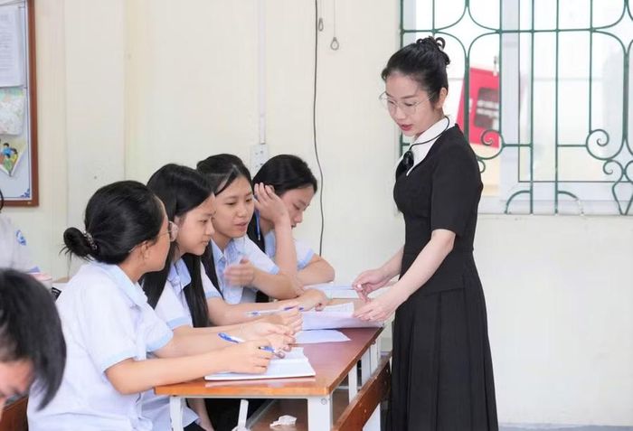 Giờ học của cô trò Trường THCS Bến Thủy, Trường Vinh, Nghệ An. Ảnh: Hồ Lài