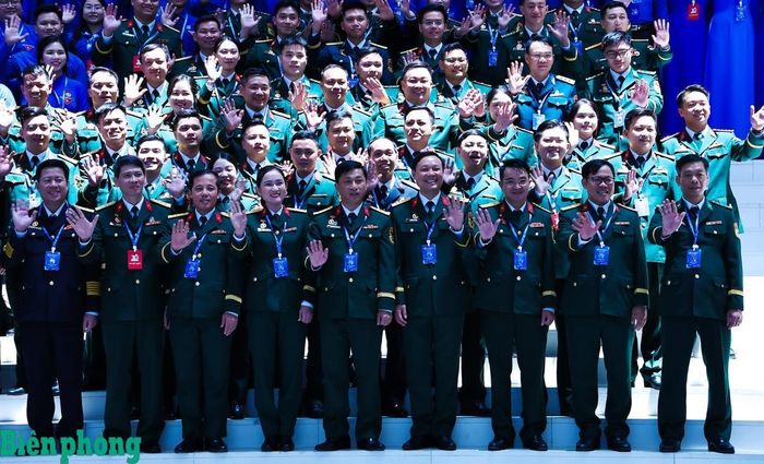 Các đại biểu Quân đội dự Đại hội. Ảnh: Chiến Khu
