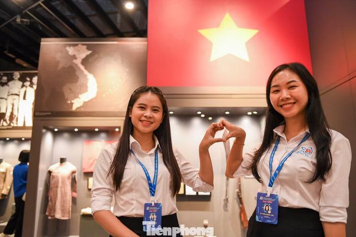 Chuyến tham quan Bảo tàng Lịch sử Quân sự Việt Nam không chỉ là hoạt động trải nghiệm văn hóa – lịch sử mà còn góp phần tạo thêm không khí phấn khởi, tự hào, tiếp thêm động lực để các đại biểu bước vào Đại hội với tinh thần trách nhiệm và khát vọng cống hiến.