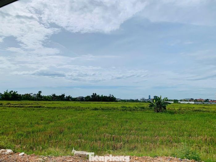 Sau 6 năm được chấp thuận chủ trương đầu tư, dự án vẫn chưa hoàn thiện xong công tác giải phóng mặt bằng.