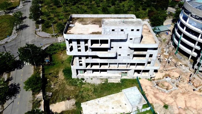  Tháng 12/2023, liên danh Công ty CP Đầu tư phát triển xây dựng Công Thành - Công ty TNHH TM Hoàng Nhật Phát được lựa chọn trúng thầu với giá gần 34,6 tỷ đồng. Theo hợp đồng ký kết, thời gian thực hiện kéo dài đến ngày 30/6/2025. 