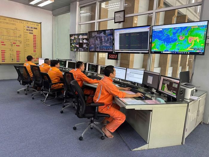 Cán bộ vận hành công ty thực hiện chế độ trực 24/24 giờ.