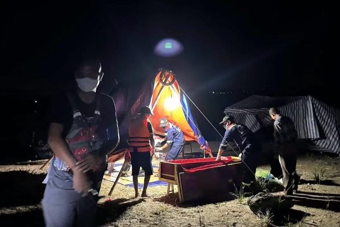 Thi thể 2 nam sinh được tìm thấy và bàn giao cho gia đình.