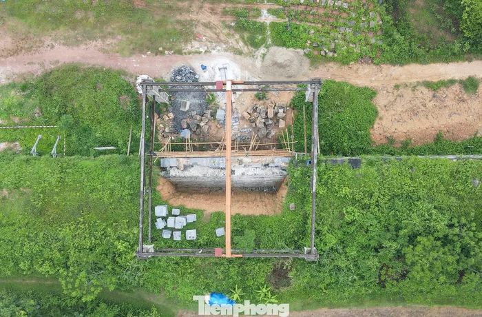 Ngoài 16 đoạn tường thành (tổng chiều dài khoảng 370 m) vừa được gia cố, một đoạn tường thành phía Đông cổng Bắc bị sạt lở rất nặng đang được trùng tu bằng một dự án khác với tổng mức đầu tư gần 15 tỷ đồng.