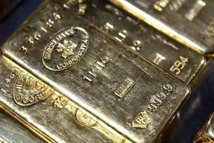 Trong phiên giao dịch ngày 24/6, giá vàng thế giới tiếp tục đi xuống. Ảnh: Reuters.