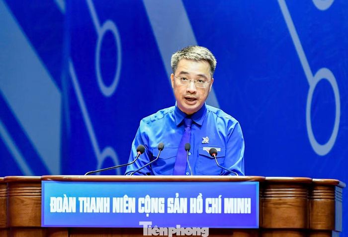 Anh Nguyễn Tường Lâm - Bí thư T.Ư Đoàn khóa XII, trình bày dự thảo Đề án Ban Chấp hành T.Ư Đoàn khóa XIII, nhiệm kỳ 2026 - 2031.