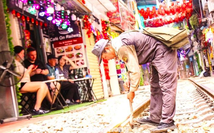 Theo ông Hưng, nguyên tắc sống còn của người tuần đường là phải tỉnh táo, am hiểu nghề và có sức khỏe tốt.