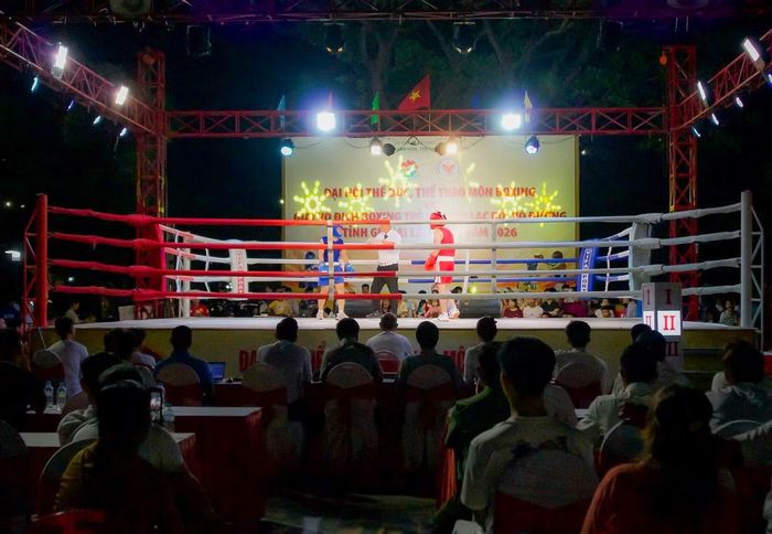 Tham gia Đại hội TDTT môn boxing có hơn 85 VĐV đến từ 19 xã, phường trên địa bàn tỉnh Gia Lai. Các VĐV từ 17-40 tuổi tranh tài ở 18 hạng cân. Giải vô địch boxing trẻ các CLB, võ đường tỉnh Gia Lai năm 2026 thu hút hơn 100 võ sĩ đến từ 27 võ đường, CLB. Giải đấu tổ chức tranh tài ở 2 nhóm tuổi gồm: 12-14 và 15-16 tuổi với 20 hạng cân.