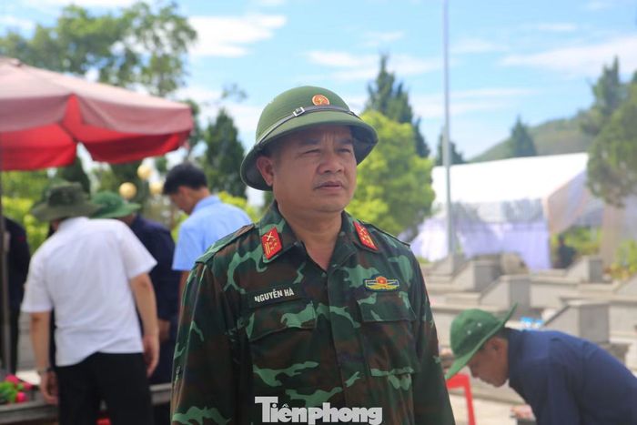 Đại tá Nguyễn Hà - Phó Chủ nhiệm Chính trị Bộ Chỉ huy Quân sự tỉnh Hà Tĩnh, cho biết Chiến dịch 500 ngày đêm tìm kiếm, quy tập và xác định danh tính hài cốt liệt sĩ có ý nghĩa đặc biệt quan trọng, góp phần sớm xác định danh tính và tìm kiếm thân nhân các liệt sĩ còn thiếu thông tin. Đây là nhiệm vụ trọng tâm giai đoạn 2026 - 2027, hướng tới kỷ niệm 80 năm Ngày Thương binh - Liệt sĩ (27/7/1947 - 27/7/2027). Các đơn vị đặt mục tiêu hoàn thành công tác lấy mẫu ADN trong năm 2026, trước ngày 30/8.