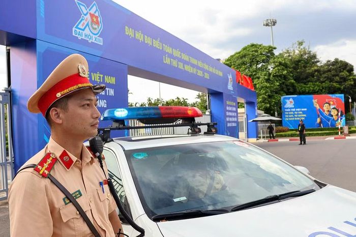 Lực lượng Cảnh sát giao thông đã chủ động xây dựng phương án tổ chức giao thông, bố trí cán bộ, chiến sĩ thường trực trên các tuyến đường.