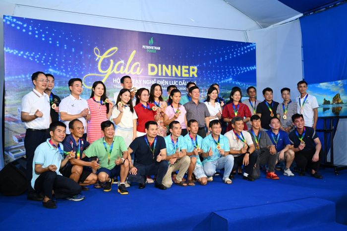 Khép lại hội thao là chương trình tổng kết, trao giải trong không khí ấm áp và thân tình.