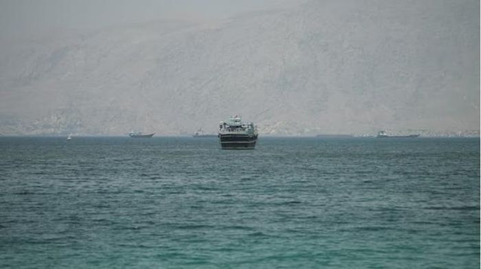 Tàu thuyền tại eo biển Hormuz. (Ảnh: Reuters)