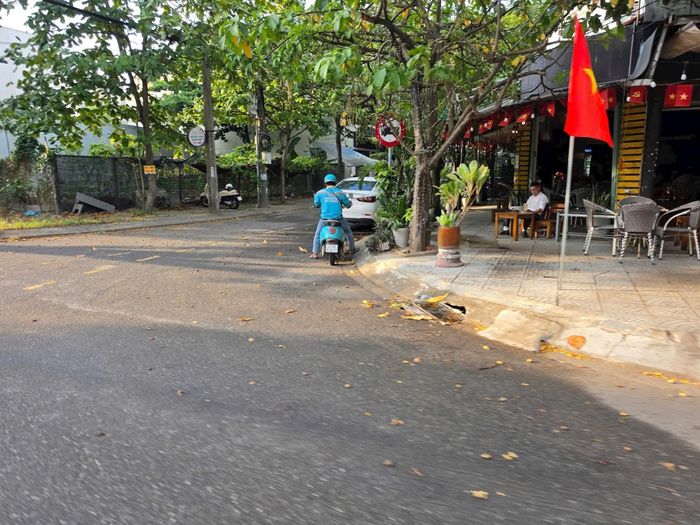 Bên cạnh áp lực thời gian, nhiều shipper vẫn đặt yếu tố an toàn lên hàng đầu trong quá trình giao nhận hàng hóa.