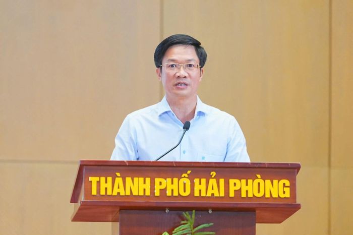 Chủ tịch Ủy ban MTTQ Việt Nam TP Hải Phòng Phạm Văn Lập phát biểu chào mừng hội nghị