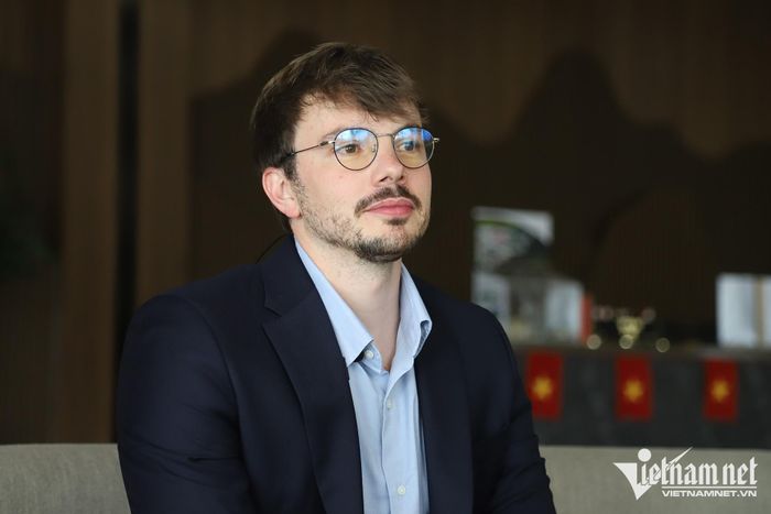 Phó giáo sư Clément Fabre