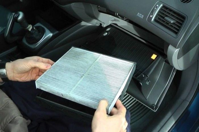 Lọc gió bẩn là một trong những nguyên nhân gây ra điều hòa làm mát kém hiệu quả. Ảnh: Denso
