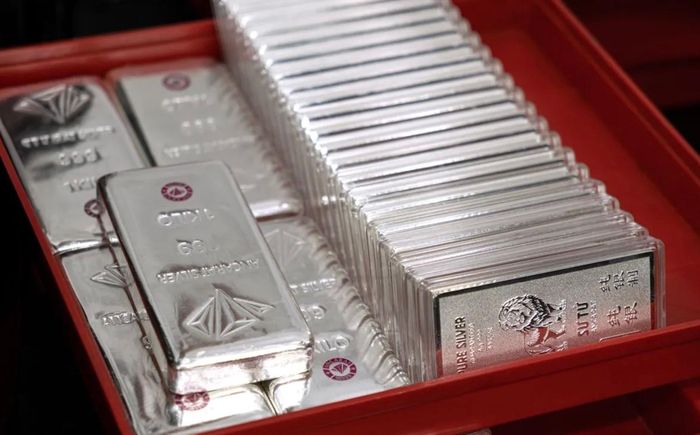 Giá bạc thế giới và trong nước đang giảm mạnh. Ảnh: Ancarat
