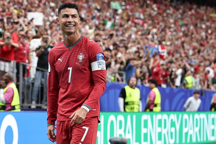 Ronaldo có màn trình diễn ấn tượng ở tuổi 41. Ảnh: FIFA