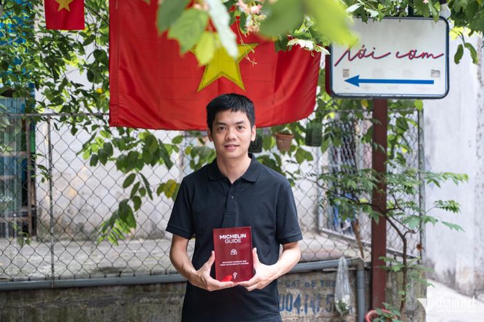 Anh Tùng, chủ quán cơm