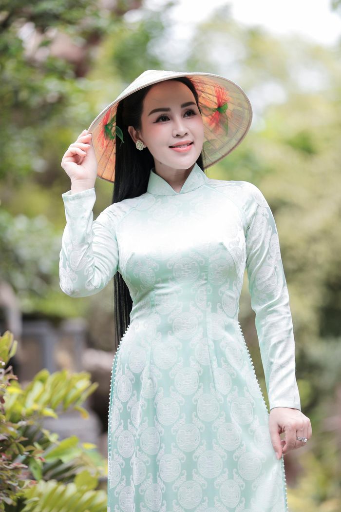 Khánh Ly tự nhận là cô giáo khá nghiêm khắc