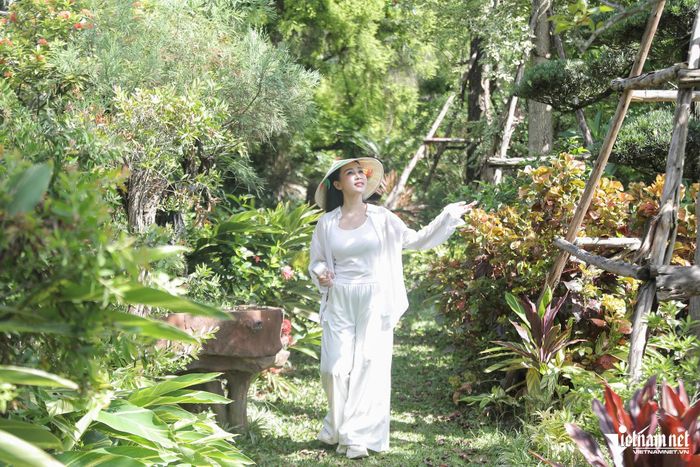 Khánh Ly có cuộc sống thoải mái bên ông xã kiến trúc sư cùng cơ ngơi nhà vườn rộng 25.000m2.