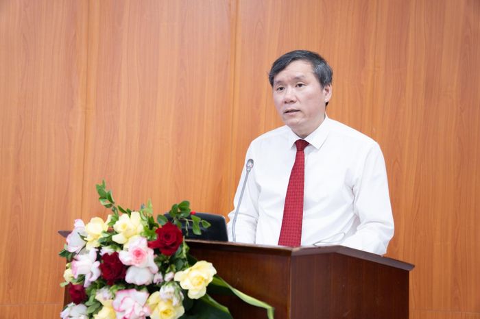 GS.TS Lê Văn Lợi, Ủy viên Ban Chấp hành Trung ương Đảng, Chủ tịch Viện Hàn lâm Khoa học xã hội Việt Nam phát biểu tại Hội thảo (Ảnh: Hà Châu)